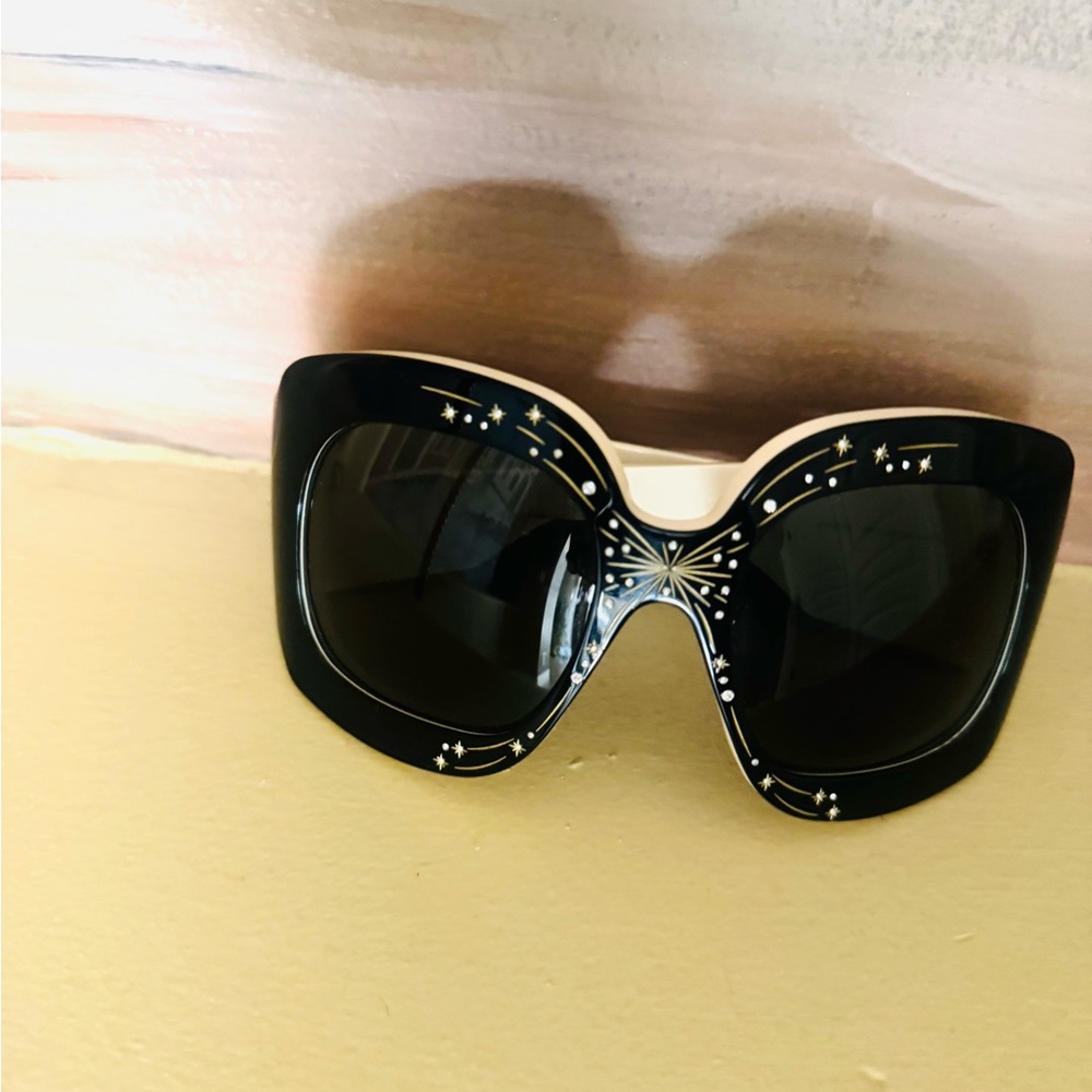 Gucci Black Sunglasses with Star Accents